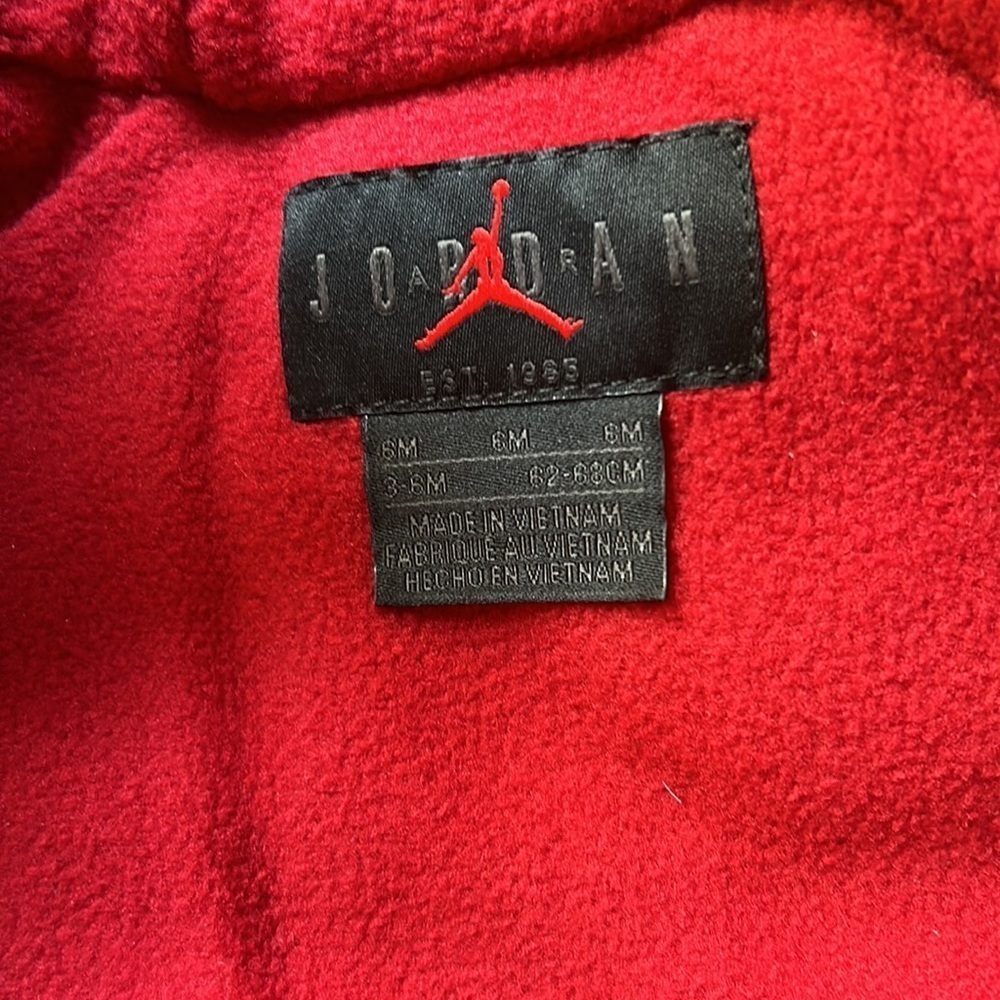 NWT Jordan Infant onesie puffer snowsuit. Cute little coat, red and black, 6 M. - Picture 9 of 9